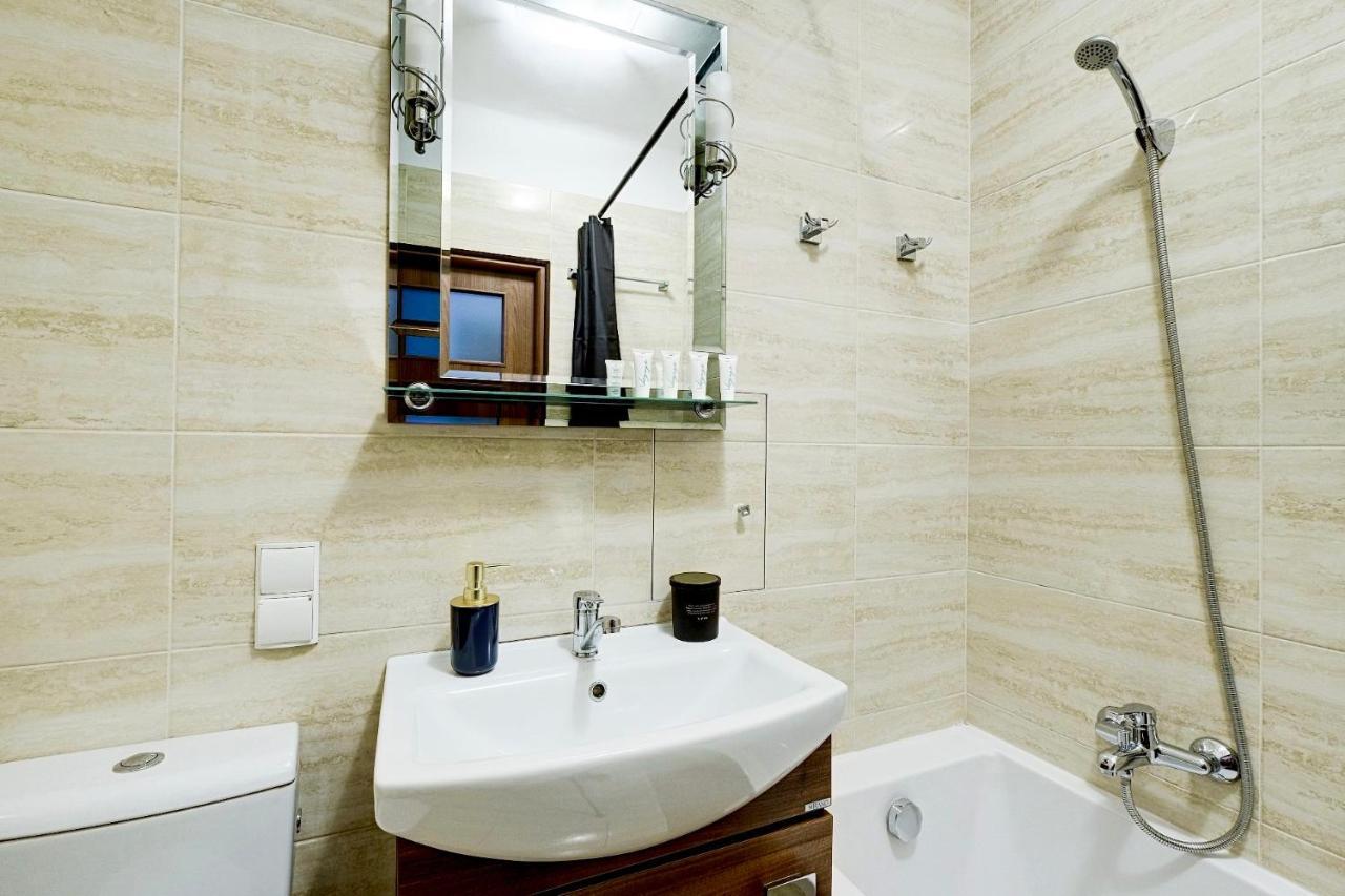 Charming Apartment In The City Center Варшава Экстерьер фото